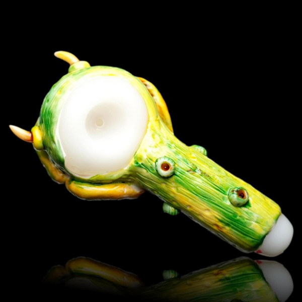 3D Monster Glass Hand Pipe, a unique and intricate smoking accessory designed to enhance your smoking experience.