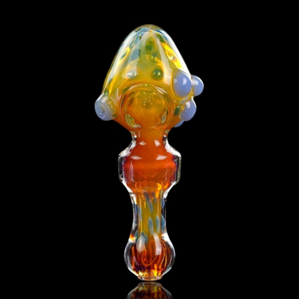 &nbsp;5" Golden Honey Glass Hand Pipe, a luxurious and durable smoking accessory designed for an elevated smoking experience.