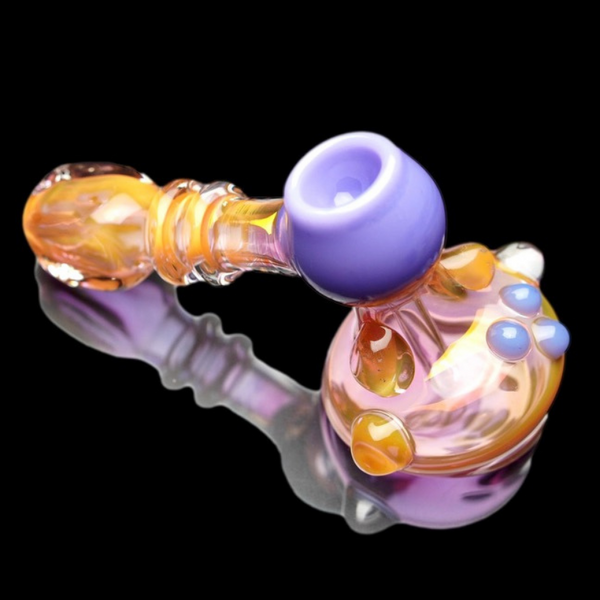 Honey Bubbler Glass Hand Pipe, a luxurious smoking accessory that offers both style and functionality. Crafted with precision and care, this hand pipe is designed to enhance your smoking experience.