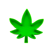 Cargar imagen en el visor de la galería, Silicone Ashtray - Large Leaf GREEN
