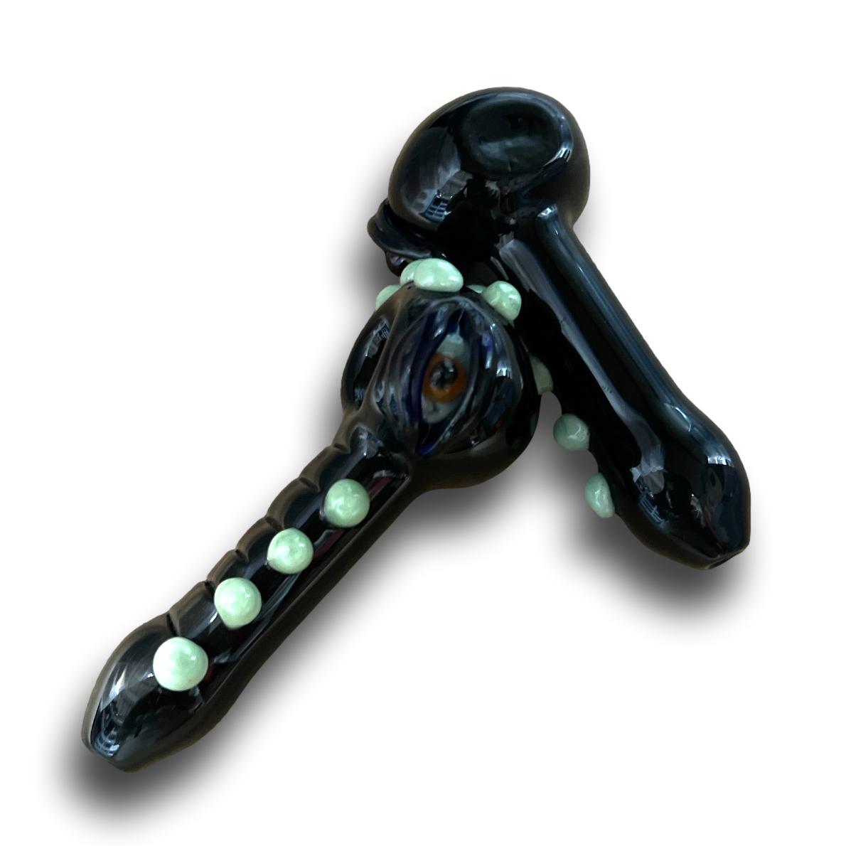 ntroducing the American-Made Dinosaur Bone Glass Pipe – a unique and artisanal smoking accessory that combines the rich history of dinosaurs with the artistry of glassblowing. Elevate your smoking experience with this handcrafted pipe featuring a distinctive design inspired by dinosaur bones.